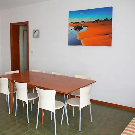 Equipped Flat With Garden And Pool