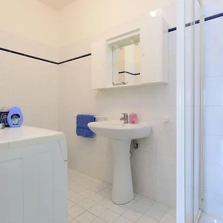 Equipped Flat With Garden And Pool Apartment