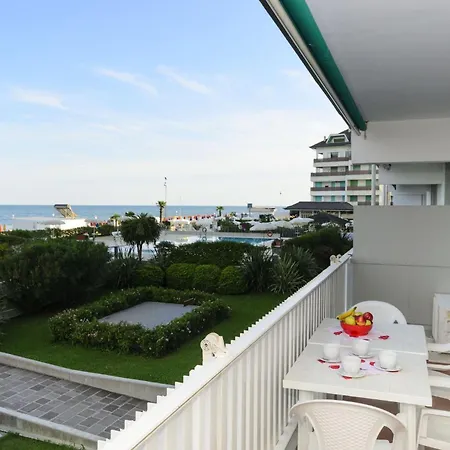 Apartment Equipped Flat With Garden And Pool *
