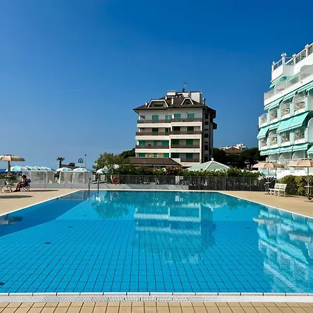 Equipped Flat With Garden And Pool * Lignano Sabbiadoro